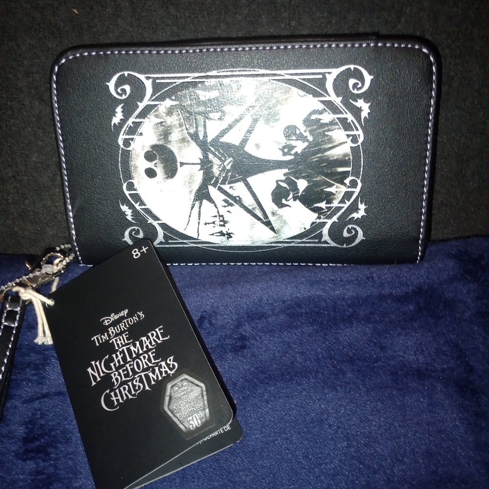 NWT Disney loungefly Nightmare Before Christmas Wallet and Phone holder - Picture 2 of 13